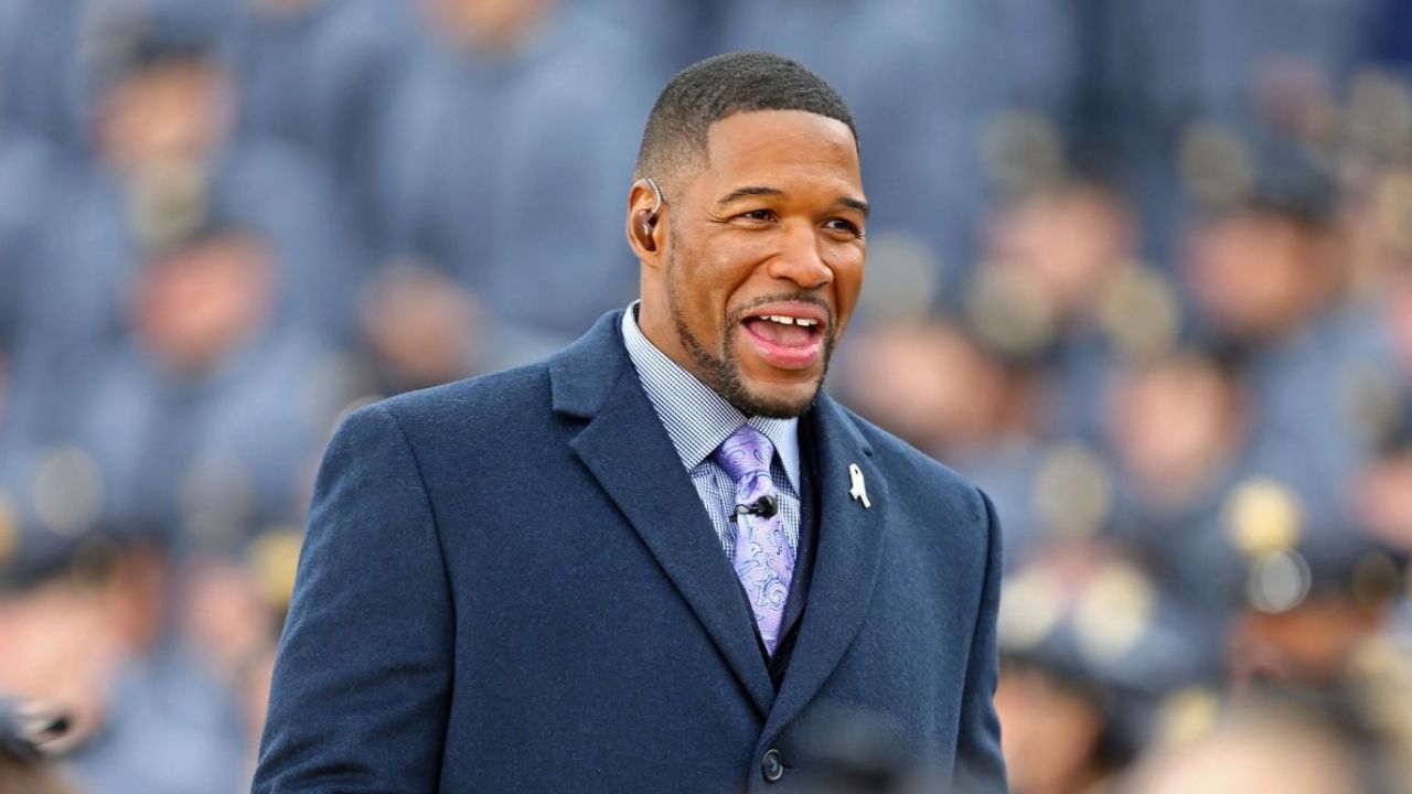 Michael Strahan net worth and football