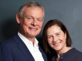 Martin Clunes